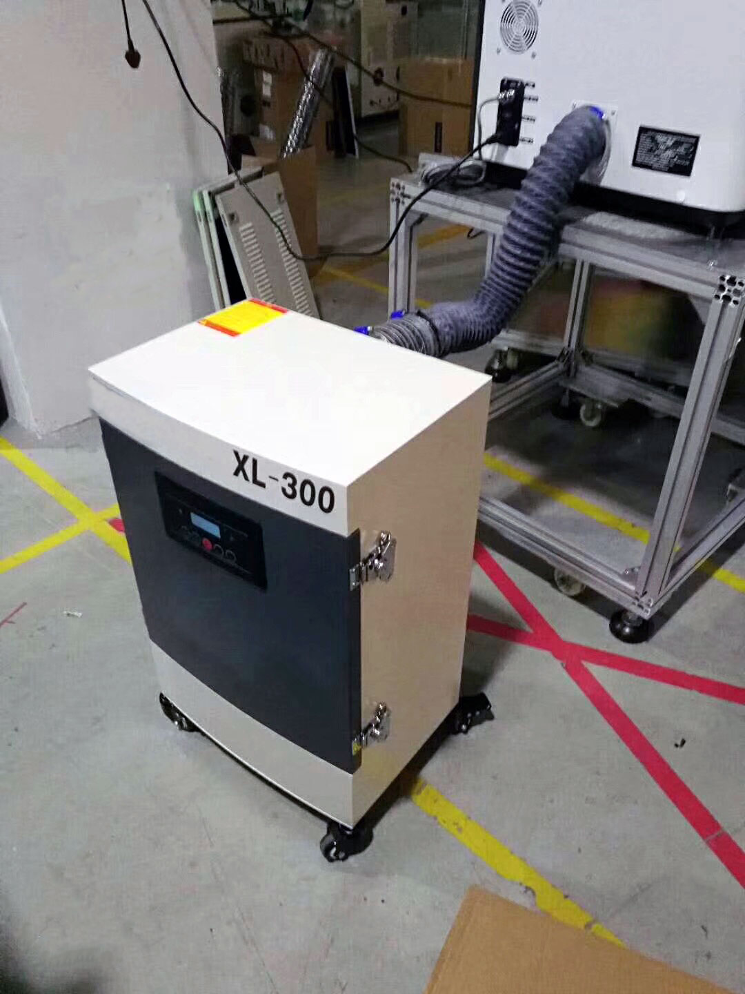FumeClear XL-300. Дымоуловитель для лазера FUMECLEAR XL-300 с воздуховодом 100мм